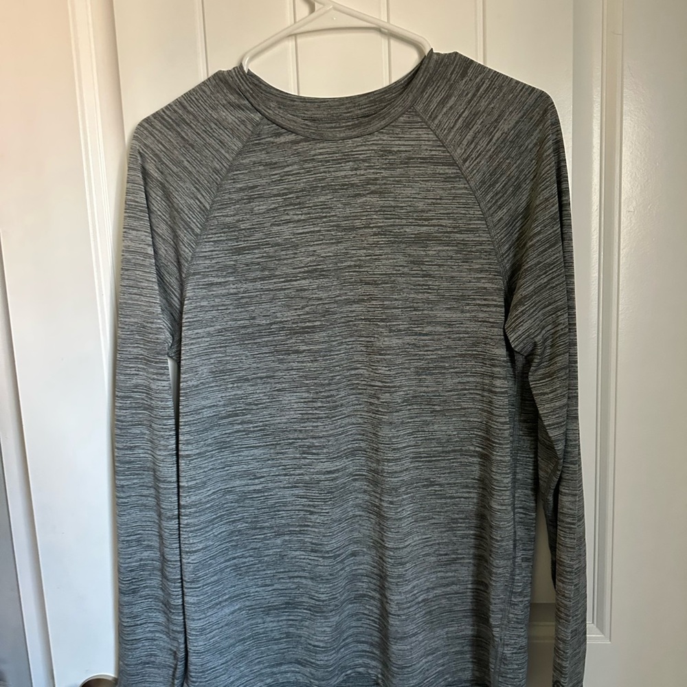 Champion Men’s Small Gray Long Sleeve Athletic Shirt Lightweight Performance